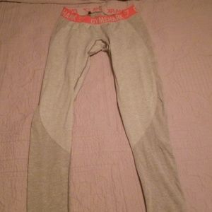 Gym shark leggings